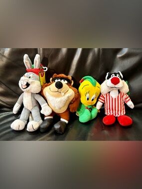 Vintage McDonald s looney toons rare set of four plush toys